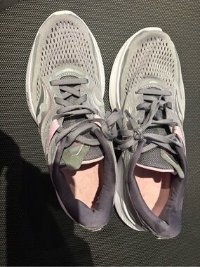 Saucony Women's Gray and Pink Neutral Cushion Running Shoes